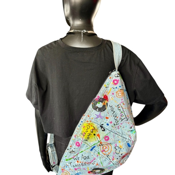 ⚫️ Hand-Painted Abstract Graffiti Denim Chest/Crossbody Bag by Dani Wilson - Picture 6 of 8